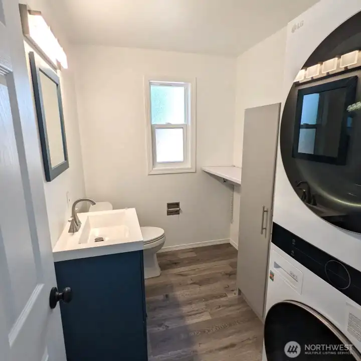 Interior unit 1527 prior to being rented. Interior unit 1527 prior to being rented.