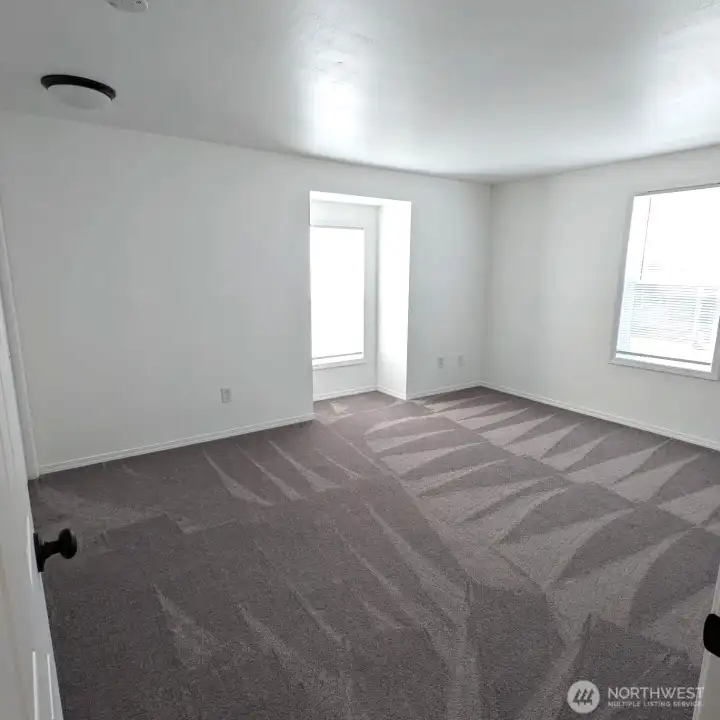 Interior unit 1527 prior to being rented. Interior unit 1527 prior to being rented.