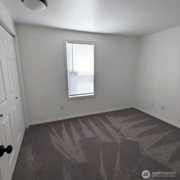 Interior unit 1527 prior to being rented. Interior unit 1527 prior to being rented.