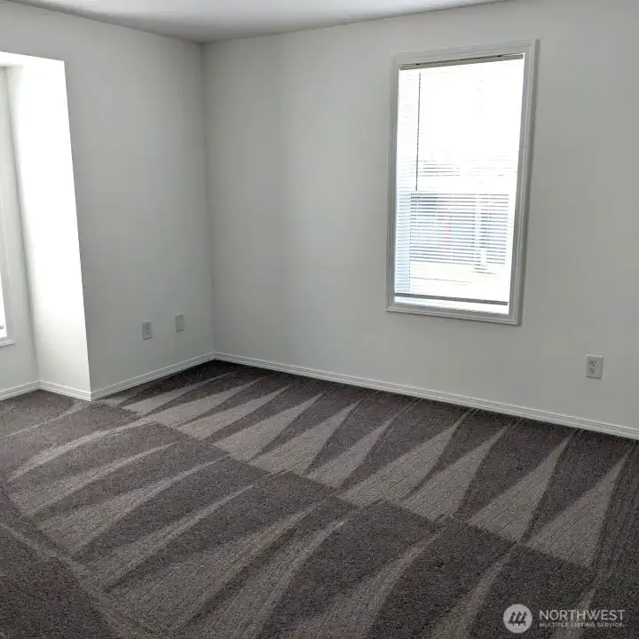 Interior unit 1527 prior to being rented. Interior unit 1527 prior to being rented.