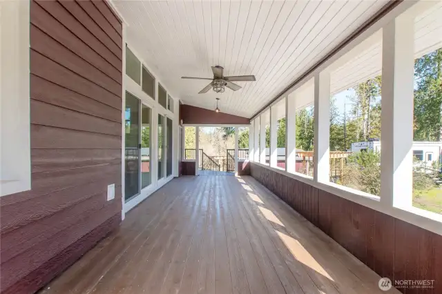 Amazing front porch, almost doubles the living space