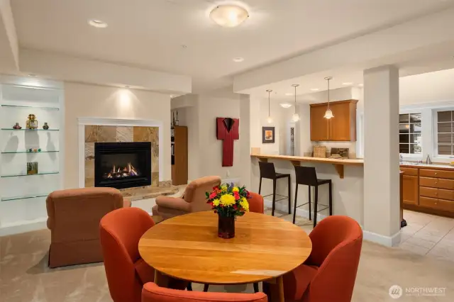 Double sided fireplace, cozy in all rooms.