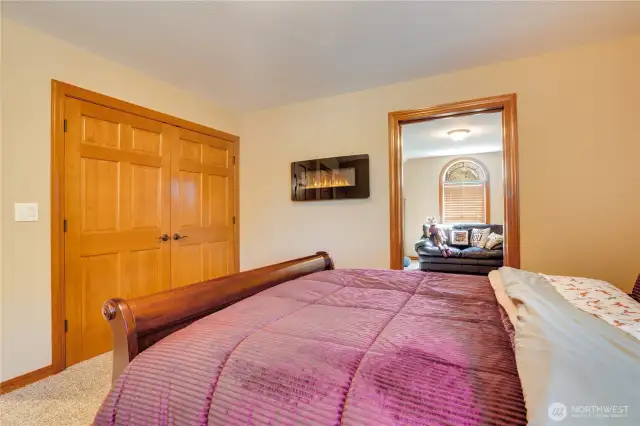 The additional bonus space adjacent to this bedroom ideal for use home office or a retreat for your guests. Take note of the wood doors, which lead to a spacious walk-in closet.