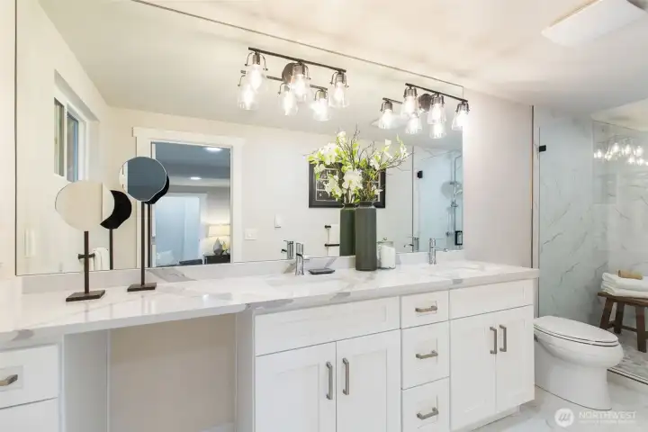 Master bath with his and her sinks Master bath with his and her sinks