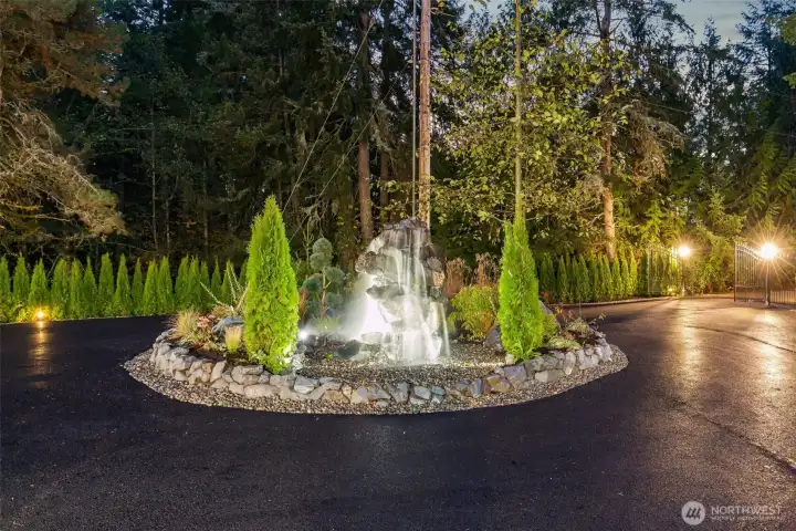A unique and awe-inspiring custom fountain A unique and awe-inspiring custom fountain