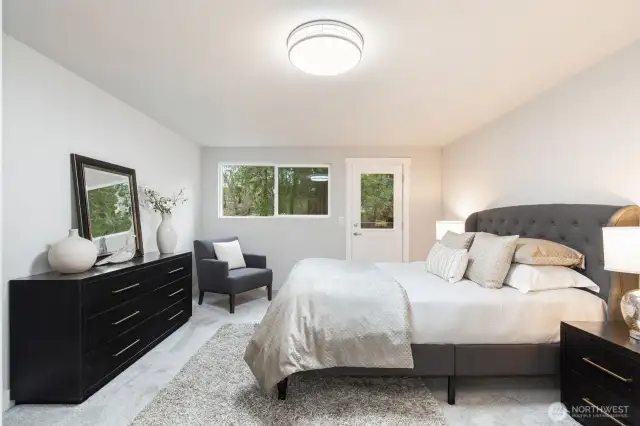 Second spacious bedroom