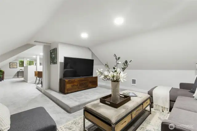 Spacious upstairs loft