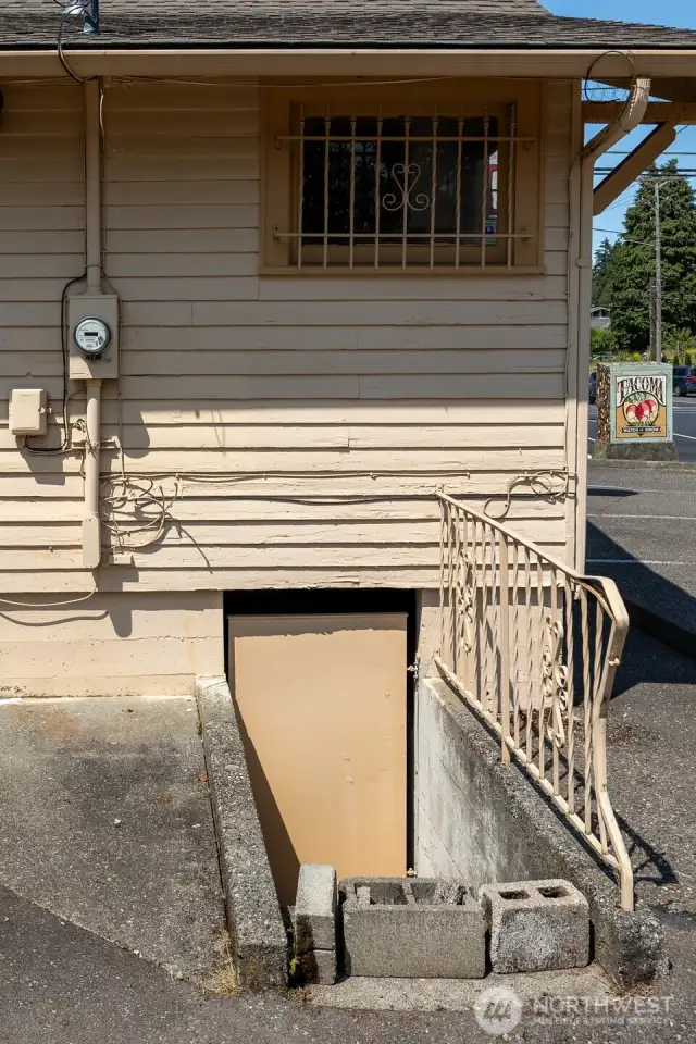 Entrance to basement