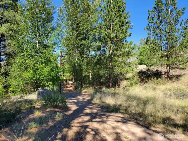 Se Teek Wa trail is soothing and tranquil to the North Village Lot owners enjoyment every day of the year.