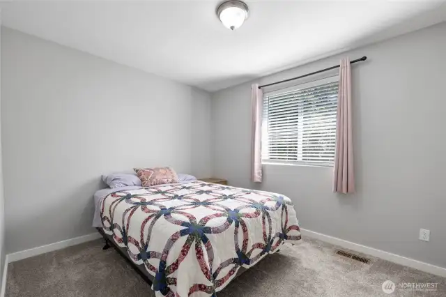 4th guest room, this is queen size bed so still lots of room here