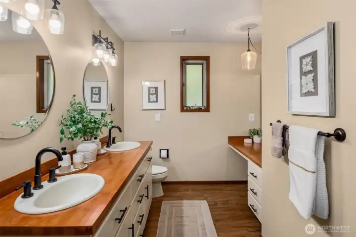 Primary Suite Continued