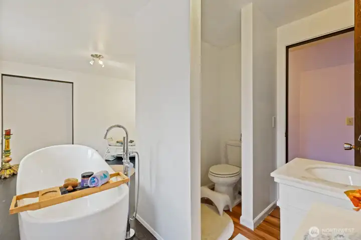 Oversized soaking tub to relax & enjoy ..