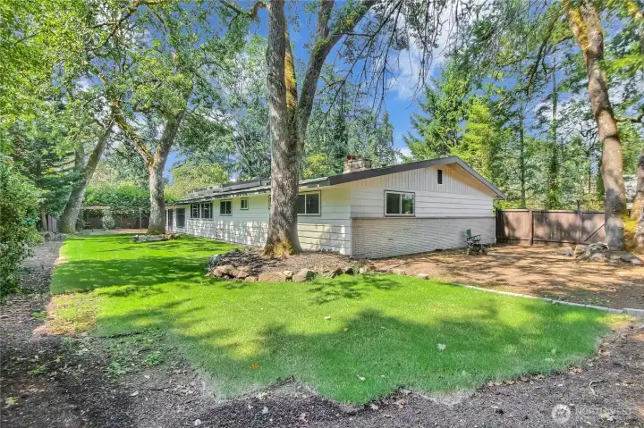 Private 15,000 sq foot lot with plenty of room to entertain.