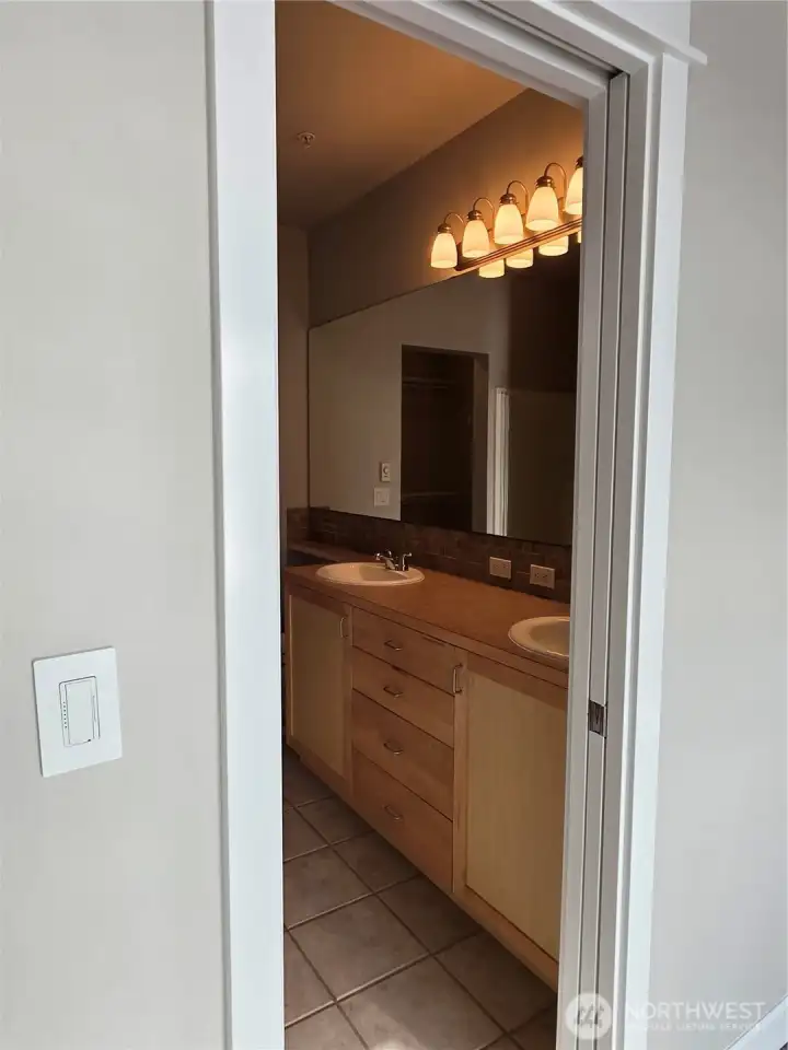 5 piece en-suite bath in primary