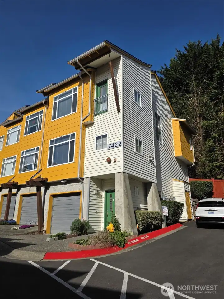 Convenient End Unit with two car tandem garage.