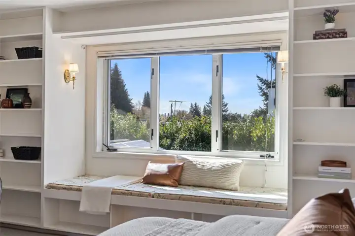 Don’t miss the view of Mt. Rainier from here too! Enjoy it from the custom built-in window seating.