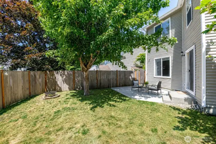 Poured concrete patio, wonderful lot!