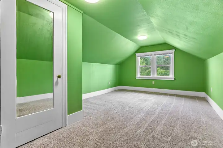 Upstairs bedroom Upstairs bedroom