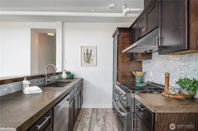 Gas range and stovetop with a high end range.