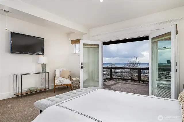 The amazing views continue from the upstairs bedroom.