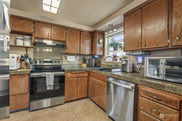 Don't miss the granite counters and stainless steel appliances.