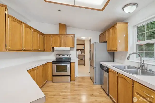 Lots of counter/food prep space!