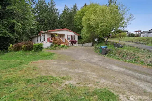 Private, Peaceful, and Close-In – A Hidden Gem in Silverdale!