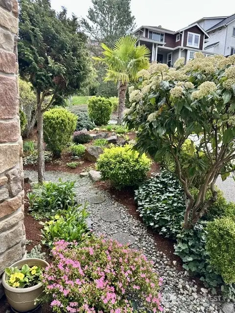 Garden path