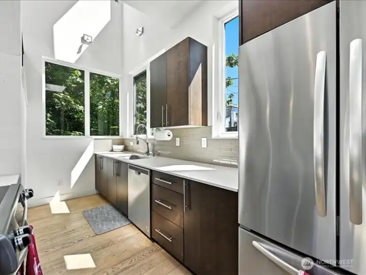 Light and Bright Kitchen