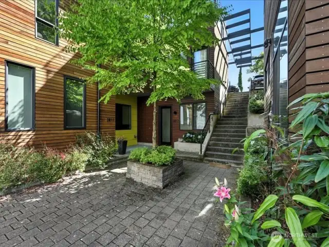 garden area - entrance