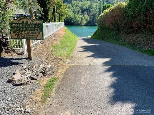 Boat launch and dock for homeowners only.