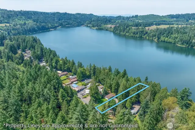One of the few properties that have lake access