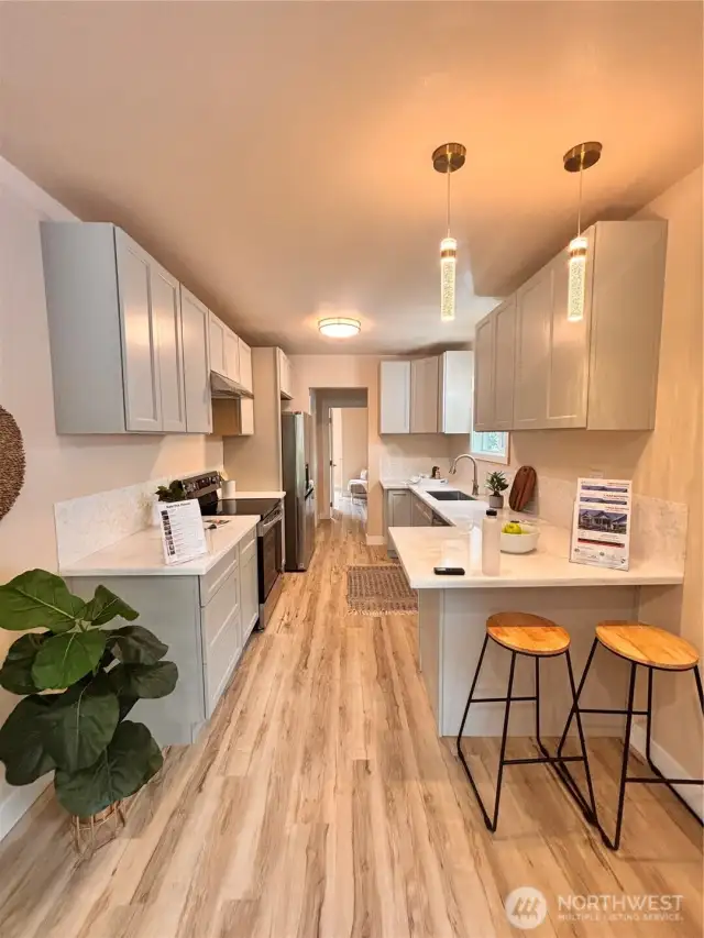 Kitchen with bar space