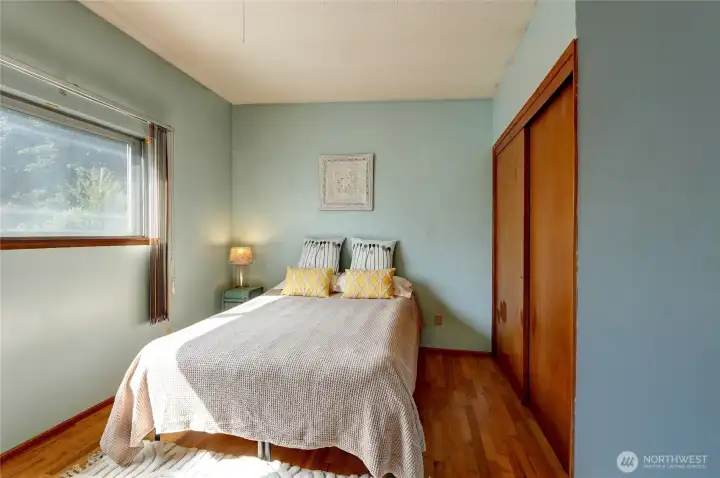Main level Primary bedroom