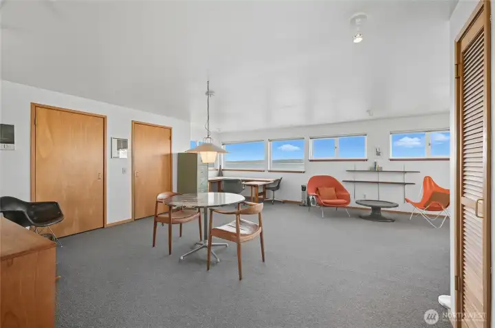 Upstairs oversized primary