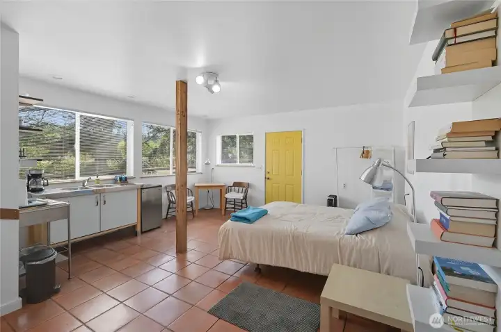Studio w/ kitchenette & full bath off main house.