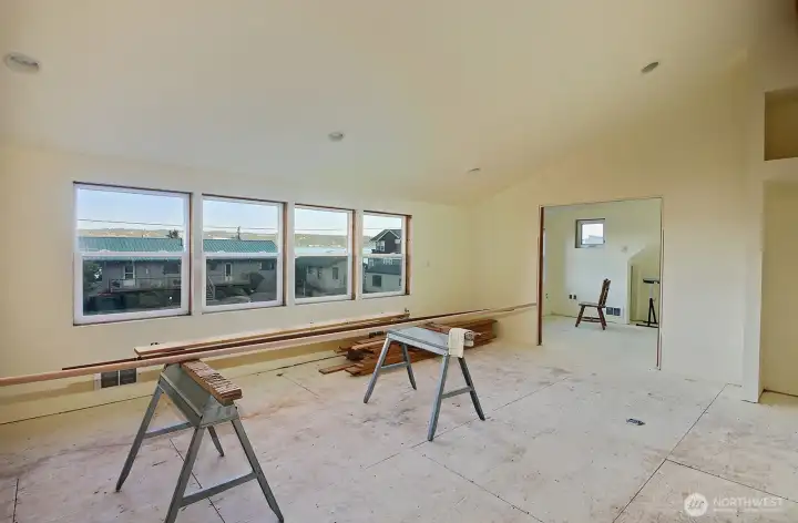 Unfinished guest space above garage