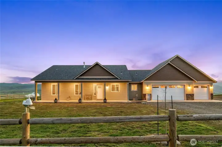 Wonderful Custom Lexar home with 3 car garage to enjoy.