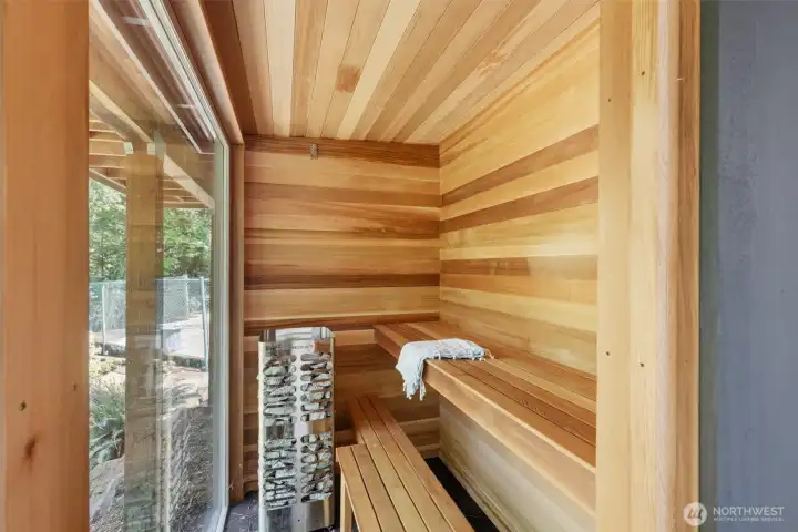 There's also an outdoor sauna.