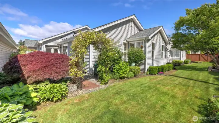 Backyard is maintained by the HOA. No lawnmower or edger needed Backyard is maintained by the HOA. No lawnmower or edger needed