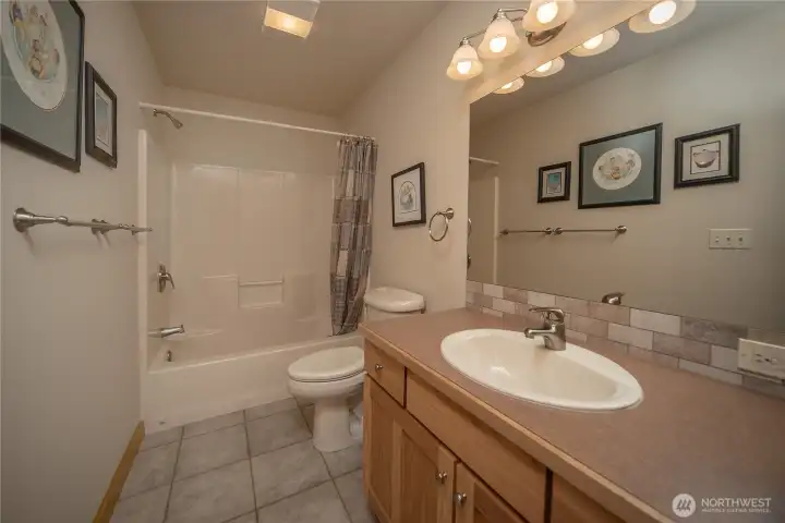 Full Guest Bathroom