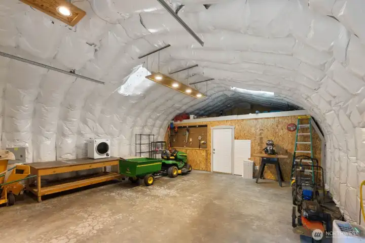 1,000 sq ft shop 1,000 sq ft shop