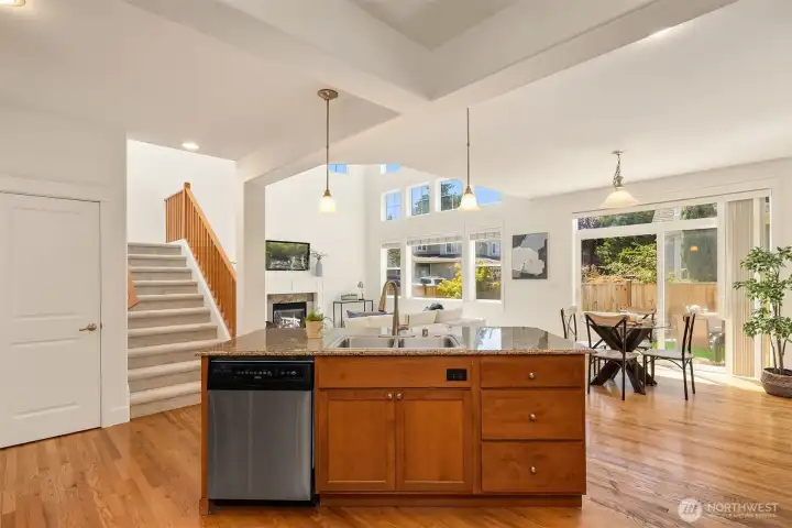 No-one needs to feel as if they are holed up in the kitchen in this home. Instead, be connected to the rest of the family while meal prepping and cleaning up.