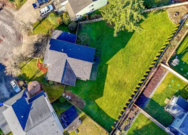 Incredible cul-de-sac location w/ fenced yard