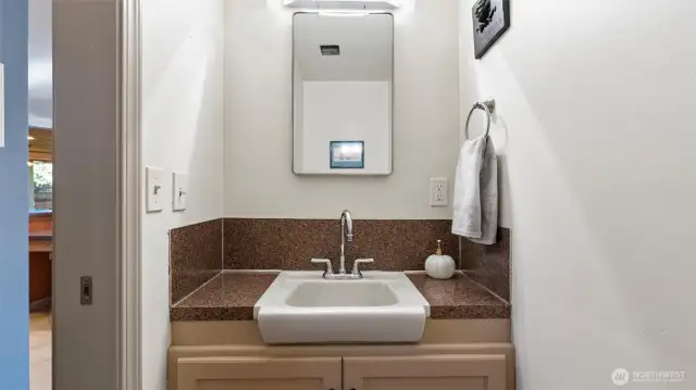 Main floor Bathroom #2