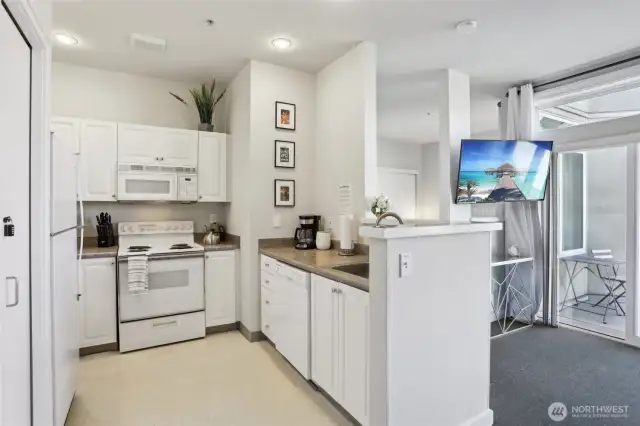 Full Kitchen with everything you need