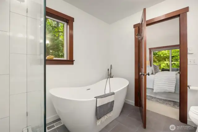 Soaking tub.