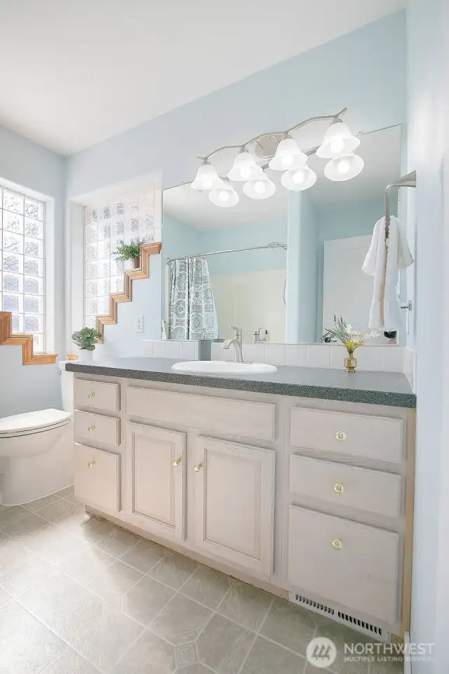 Bathroom on 2nd Bedroom / En-Suite
