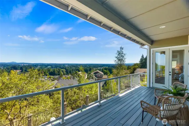 Access the Trex deck on the main floor through pretty glass paneled doors off the breakfast nook or the primary suite.