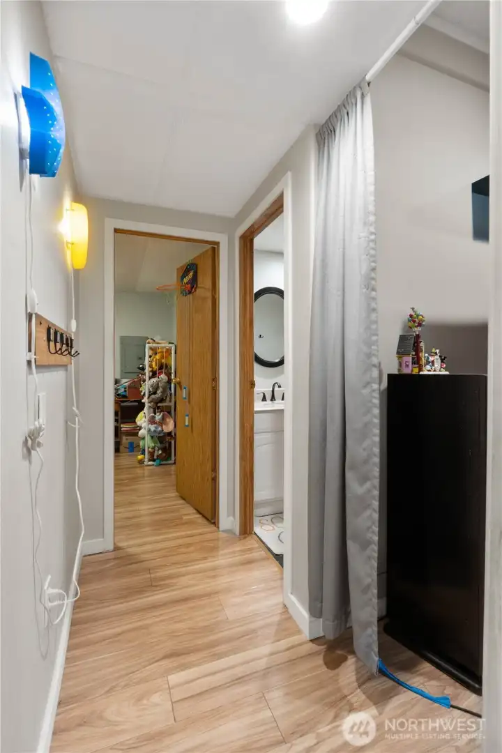 Great access to bathroom and Laundry